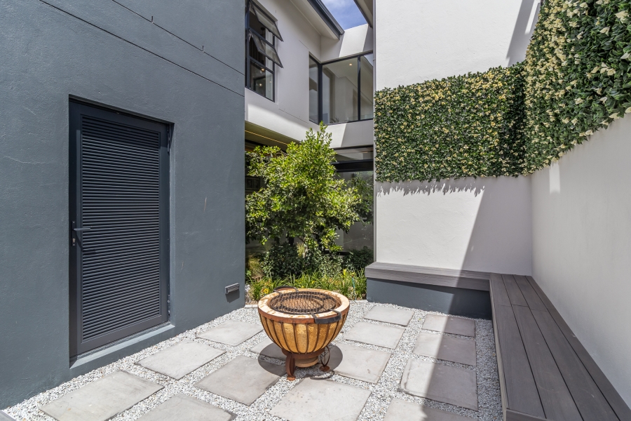 6 Bedroom Property for Sale in Pearl Valley at Val de Vie Western Cape